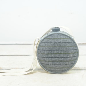 Vintage.  Zinc/Galvanized Round OASIS 2 Quart Canteen Wool Covered Canvas Strap