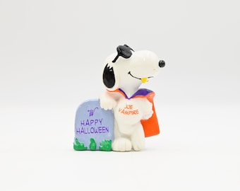 Vintage Peanuts Snoopy Halloween Doghouse Pumpkin Patch Display