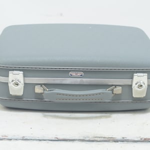 Vintage American Tourister Medium Size Suitcase Luggage Medium Gray Pink Good Con