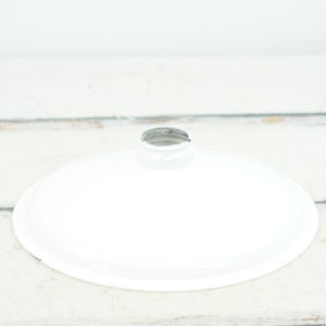 Vintage . White Porcelain Barn Light Gas Station Light Factory Good Cond. *
