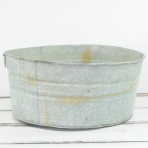 Vintage . Galvanized Tub Wash Tub Marked #3 Garden Decor Flower Planter