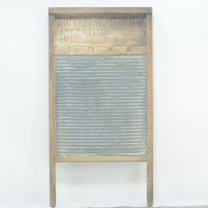 Vintage . Zinc And Wood Washboard National Washboard Co No 134 Chicago Memphis
