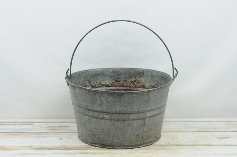 Vintage Galvanized Tub Wash Tub Bucket Metal Handle Garden Planter