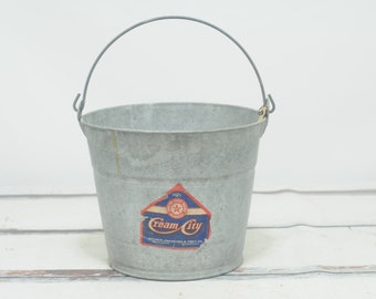 艦これ 缶バッジ 大和 FSW CRANE Garden Rare . Vintage Cream City #10 Bucket Zinc Original Label and