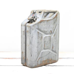 Vintage WWll Era Treibstoff Feuergefährlich Military Metal Water Gas Can Fuel Tank  Jerry 5 Gallon Jeep
