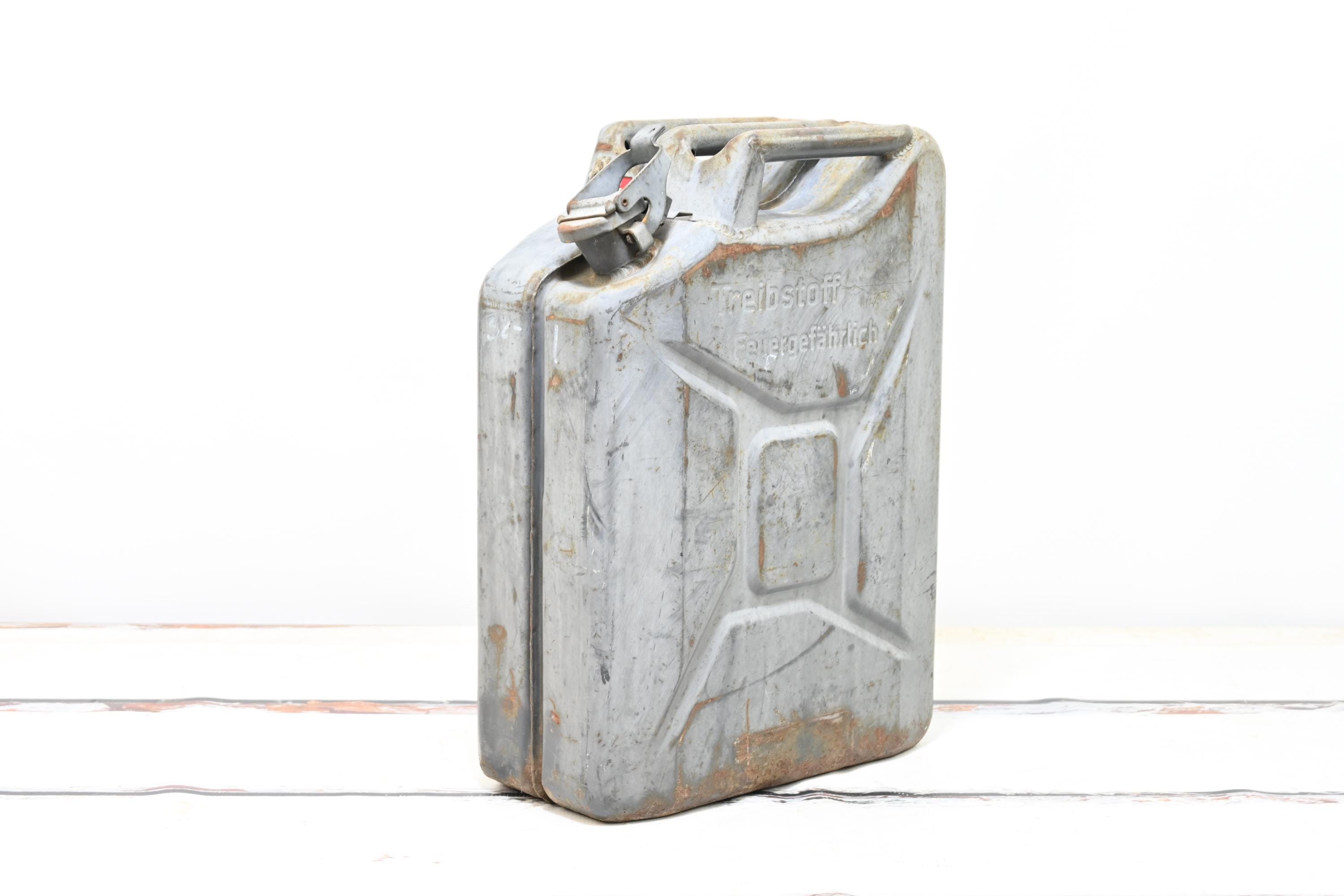 Kraftstoff 4368 ドイツ軍燃料缶 5L 物入れ ヴィンテージ サ*ラ様 Kraftstoff 4368 ドイツ燃料缶 5Liter Kraftstoff 4368