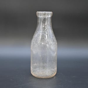 Vintage . 1952 L. C. United Milk Co. Quart Milk Bottle Indiana Harbor Indiana Embossed