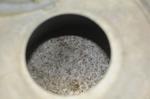 Ancien sceau de ferme en zinc épais Gris Métal - Vendu