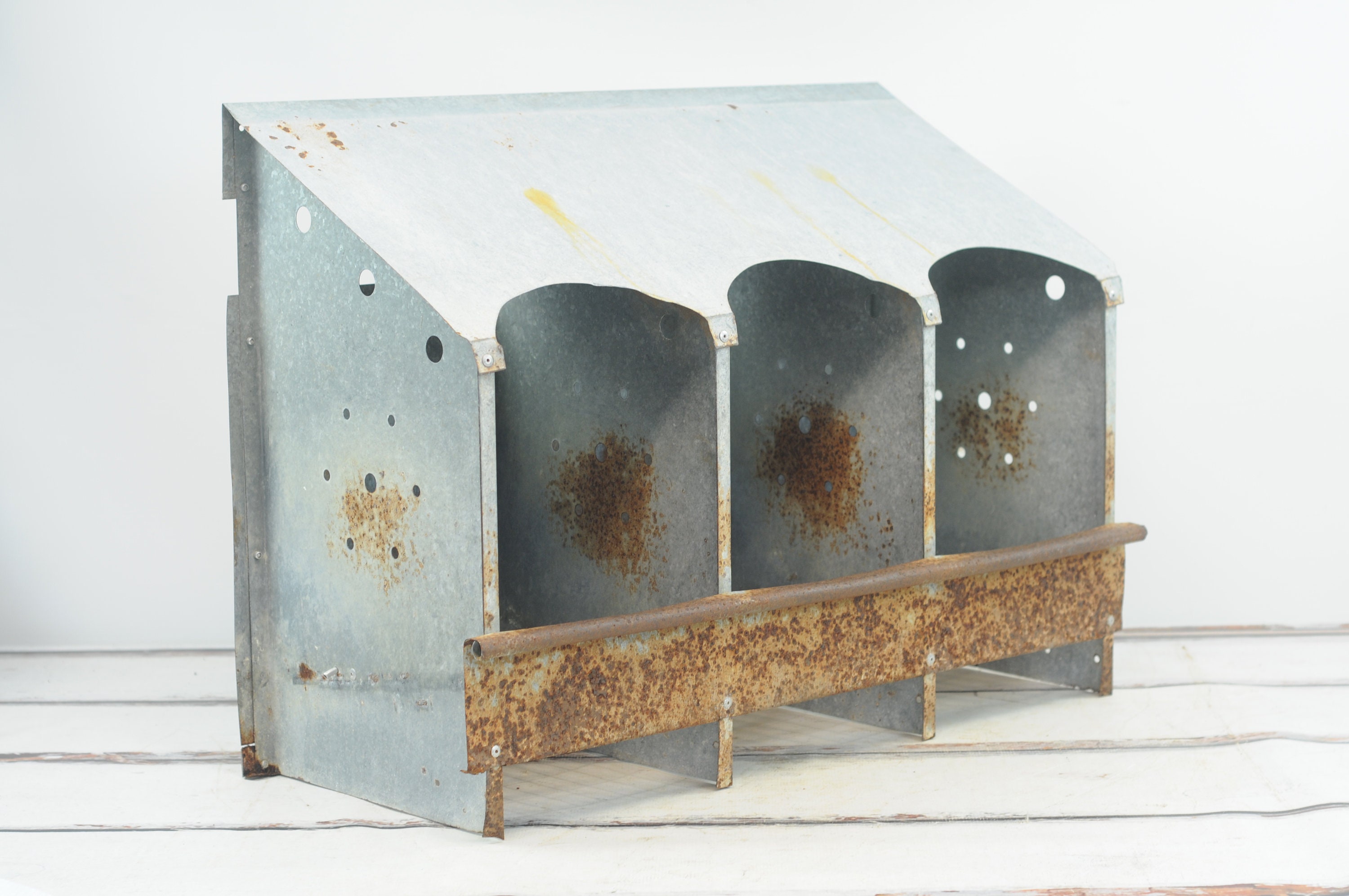 Vintage Metal Chicken Brooder Chicken Coop Nester Farmhouse Decor 32x23 ...
