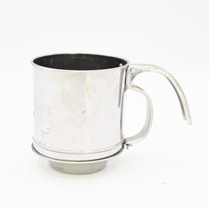 Vintage . Metal Sifter Powder Sugar Sifter Pump Handle Flour Sifter