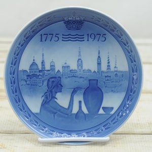 Vintage . ROYAL COPENHAGEN (Denmark) &quot;Bicentennial 1775-1975&quot; Plate