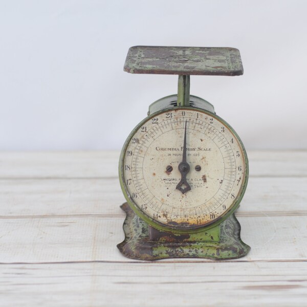 Antique . Columbia Scale 24 Pound Landers Frary & Clark Kitchen Scale Green