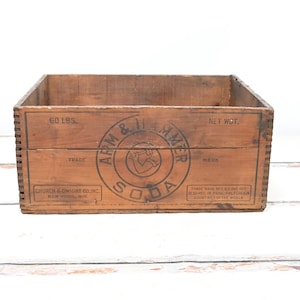 Antique Old Arm and Hammer Baking soda Crate60 LBS Wooden Box Crate New York, N.Y. USA .