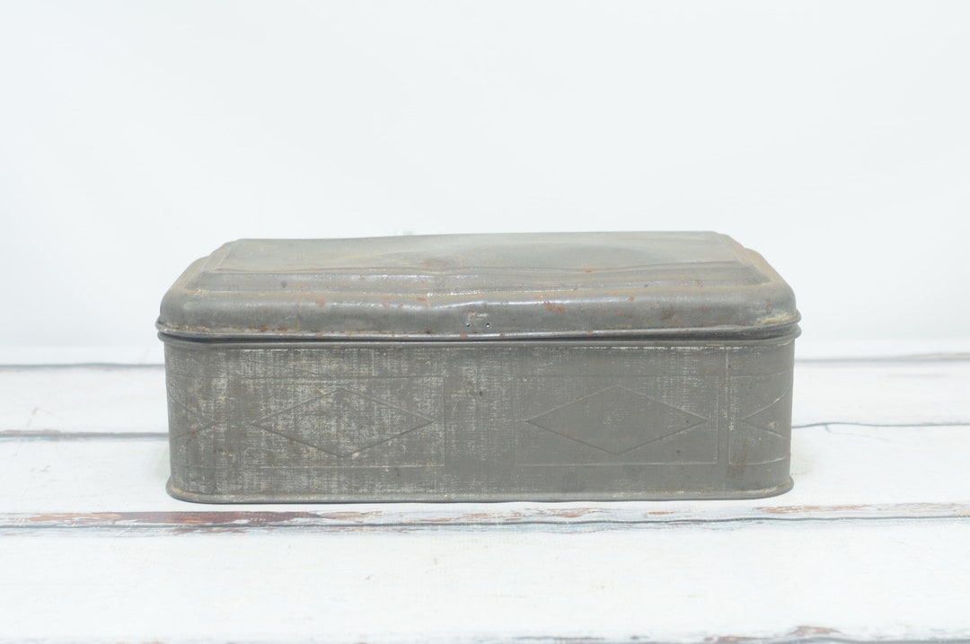 Antique . Vintage Tin Bread Box Marked k Victorian Counter Cake Box