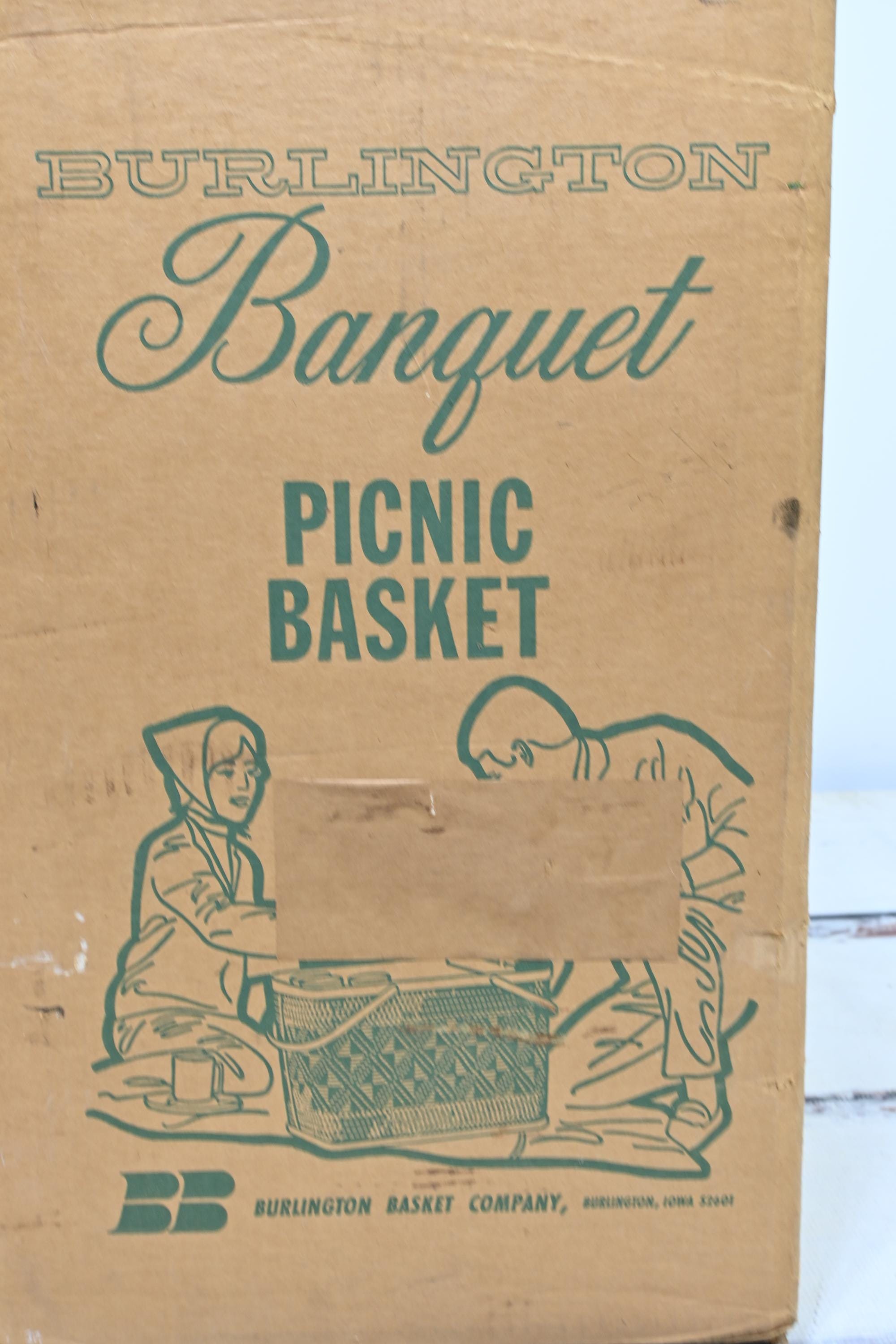 Vintage 1979 Burlington Hawkeye Picnic Basket Woven Wood Brown