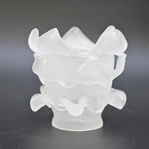 Antique . Rare Art Deco Frosted Satin Art Glass Petal Flower Nymph Lamp Shade #4