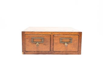 Caja de archivo vintage Globe Wernicke de 2 cajones, de roble, para tarjetas de archivo de 3x5 pulgadas, con ensamblaje de cola de milano.