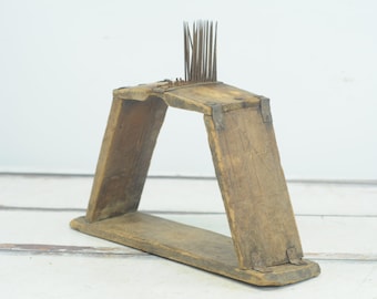 Primitiva Europea Antigua Europea De Madera Flax Hatchel, Peine, Peine de Lana Cardador de Madera Cardador de Madera Decoración Primitiva Estante de Madera Primitiva +