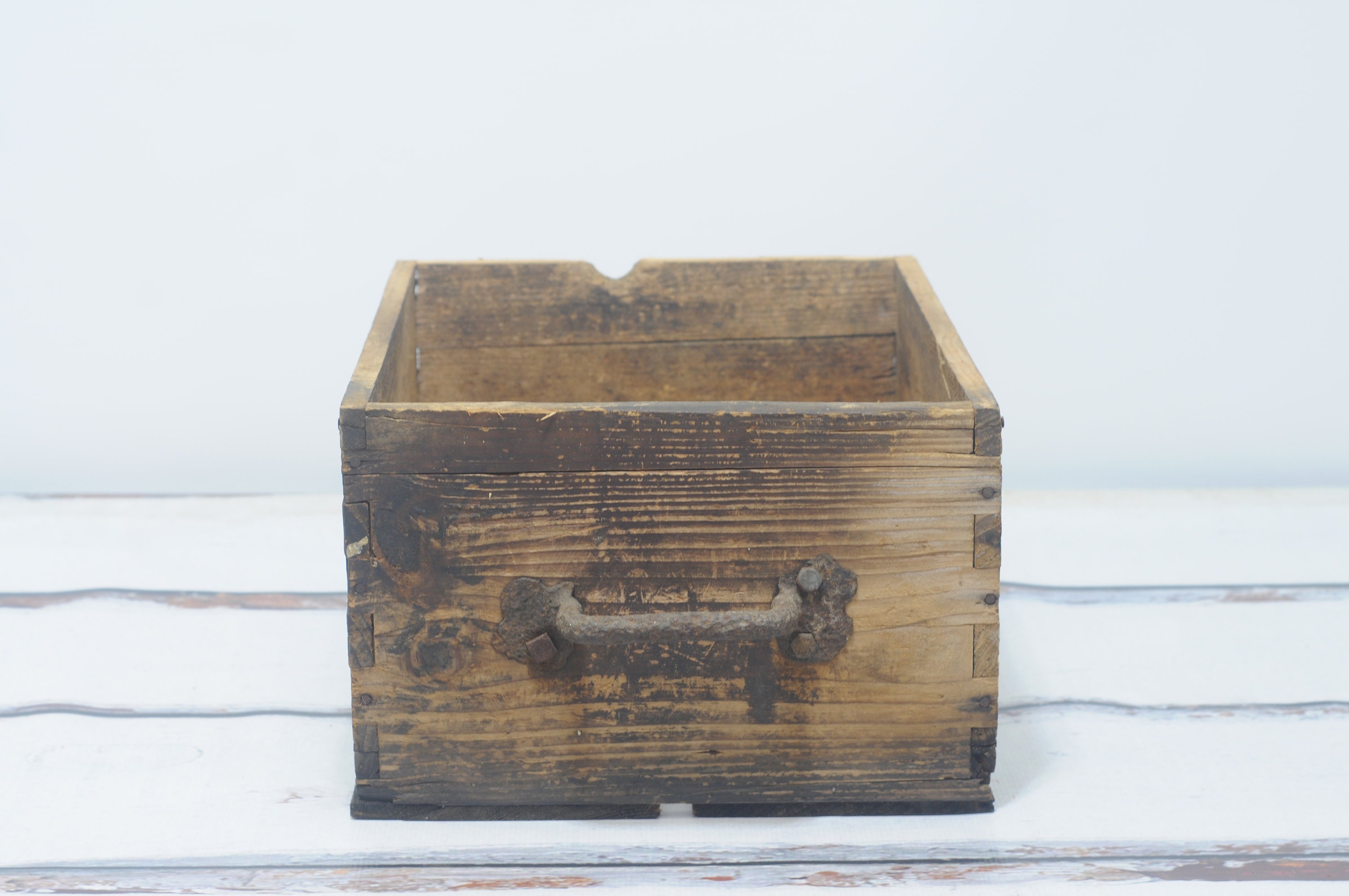 Antique Wood Crate Chinese Shipping Crate With Iron Handle Bamboo