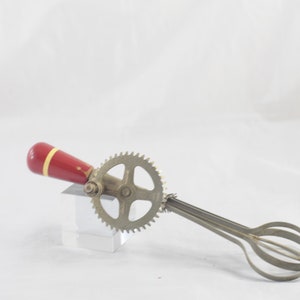 Vintage . Ecko Red High Speed Egg Beater Rotary Hand Mixer Portable Mixer
