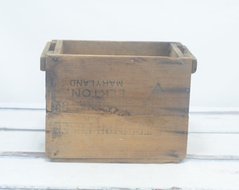 Rare . Antique Wood Crate Box Triumph Fusee Fireworks Wood Shipping Crate Box Triumph Fusee Fireworks Co Elkton Maryland