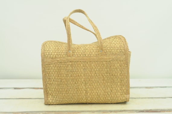 Vintage . 1960s Woven Straw Purse Straw Beach Bag… - image 3