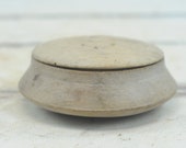 Antique . 1700s or Early 1800s Beautiful Hand Turned Beehive Wood Sugar or Spice Bowl With Lid 3