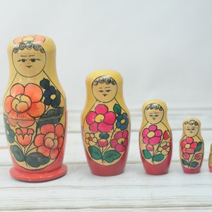 Vintage . Russian Nesting Dolls 5 Medium Hand Painted Wood