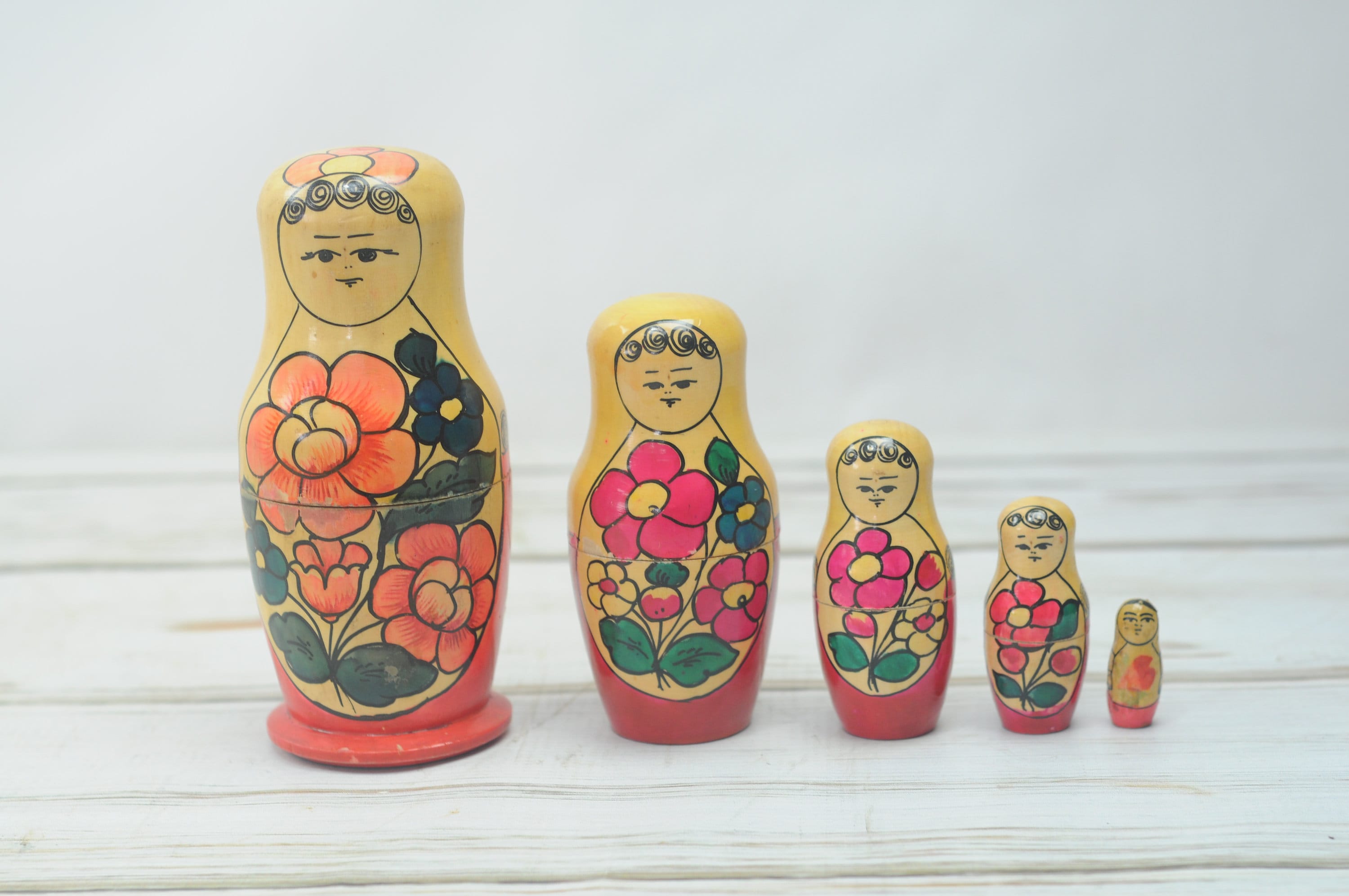 Vintage . Russian Nesting Dolls 5 Medium Hand Painted Wood