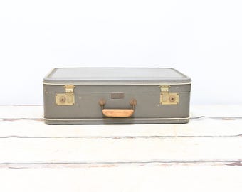 Vintage . Cape Way Suitcase Luggage Gray and Pink Suitcase Travel Overnite Bag