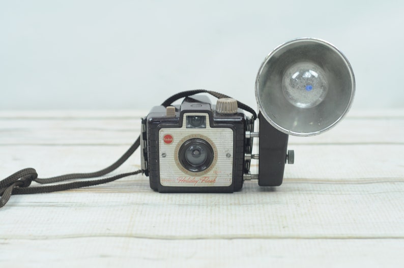 Vintage Kodak Brownie Holiday Flash Box Camera With Flash Retro Good Condition
