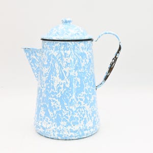 Vintage koffiepot blauwe en witte werveling, gevlekt graniet emailwerk primitief rustiek decor