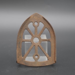 Antique ./ Vintage Sad Iron Trivet Rustic Primitive Footed Cast Iron Ironing Trivet