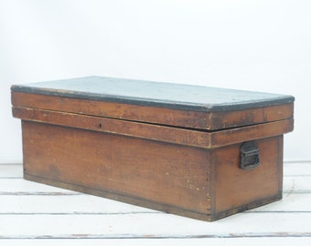 Antiguo/Vintage. Cofre de carpintero de madera hecho a mano, herrajes de hierro, baúl de madera de arte popular primitivo AAFA 36x15,25x13,25H