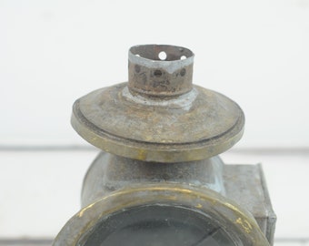 Paire de lampes anciennes en laiton et verre gravé