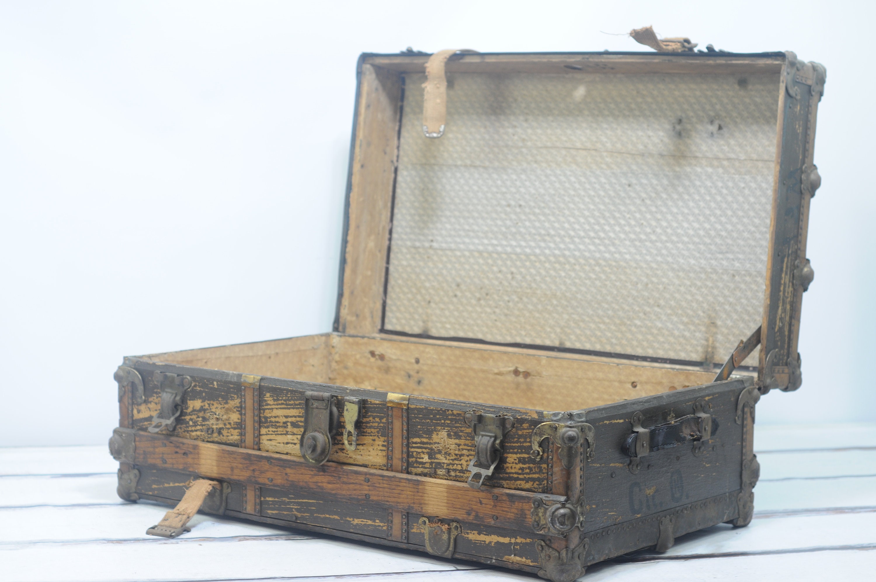 Antique Flat Top Steamer Trunk Eagle Lock Co Foot Locker Steamer