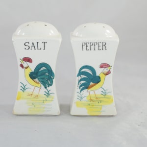 Vintage . Ceramic Salt and Pepper Chicken and Rooster Salt and Pepper Shakers