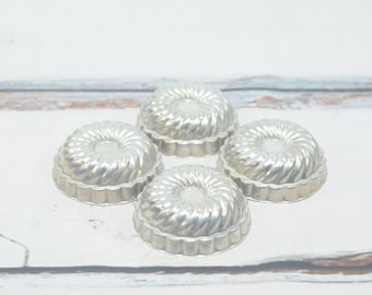 Vintage . 4 Mini Aluminum Jello Molds Tart Molds Cake Molds Crafts Molds