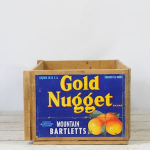 Vintage . Gold Nugget Mountain Bartlett Pears All State Packers Lodi California  Wooden Box Crate