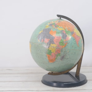 Antique . Globe Replogle Globe WWll Era 1940 12&quot; Reference Bruckmann Cartographer