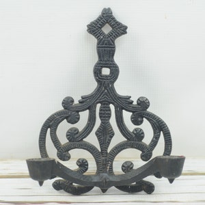 millésime. Ornate Iron Double Wall Sconce Bougeoir Trivet Style Bougeoir