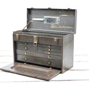 Vintage . 7 Drawer Steel Tool Box Toolbox Tool Chest Machinist Chest Union?