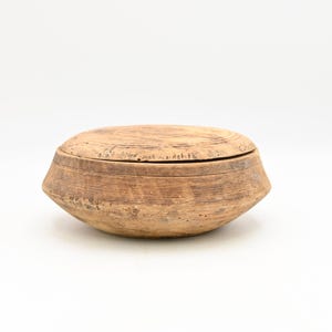 Antique 1700 or Early 1800s Hand Turned Beehive Wood Sugar Spice Bowl W/ Lid #17