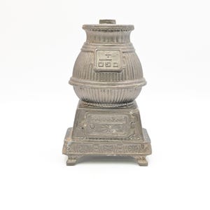 Vintage 1974 Banthrico Pot Belly Stove Metal Coin Bank 5.5&quot; Tall Saving Bank