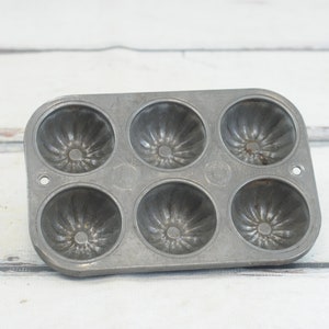 Vintage Ecko Metal Tin Fluted Muffin Cupcake Baking Pan Rustic Kitchen Decor Primitive Kitchen Decor #2