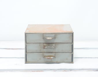 Vintage . Lyons Small Parts Tool Chest Metal 3 Drawer Cabinet Chest Box