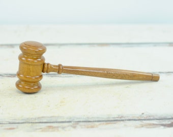 Vintage . Wood Gavel Judge Gavel Wood Mallet Auction Hammer Legal Decor #9 +