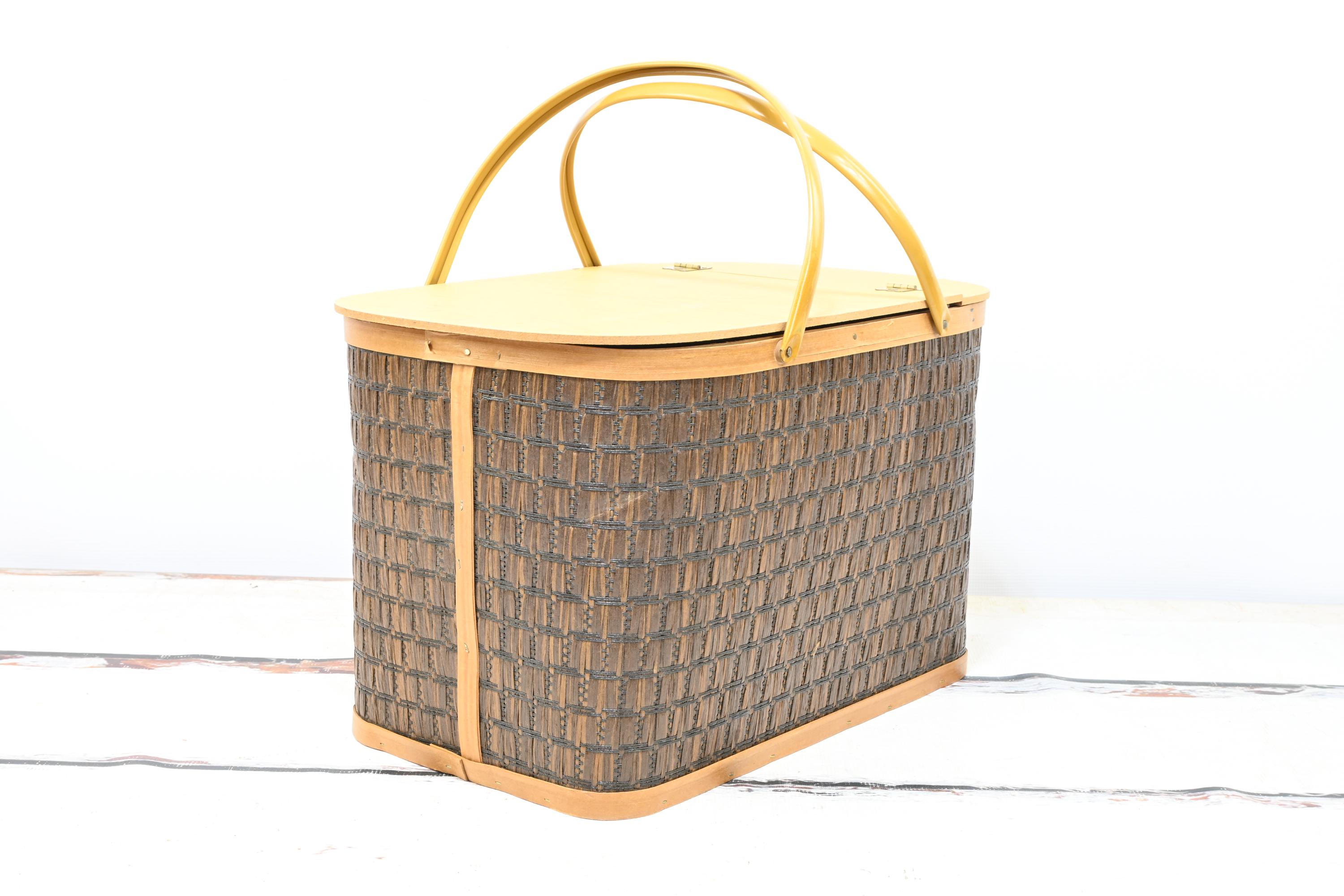 Vintage 1979 Burlington Hawkeye Picnic Basket Woven Wood Brown