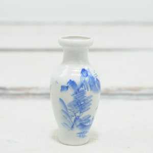 Vintage Porcelain Vase Japanese Porcelain Hand Painted China Vase Small Decorative Asian Vase #2