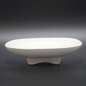 Vintage . McCoy 1302 Pottery MidCentury Vintage White McCoy MCM Planter Pot Wide Oval Footed Planter